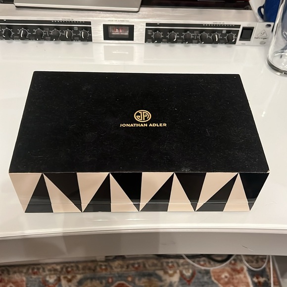 Jonathan Adler MEDIUM OP ART LACQUER BOX - Picture 10 of 17